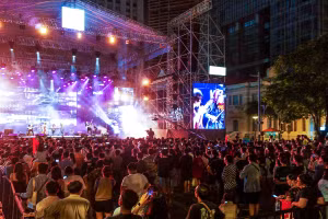 Khán giả còn 'nuông chiều' nghệ sĩ? Ảnh minh họa/ITN