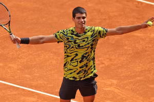 Carlos Alcaraz giành chức vô địch trên sân đất nện ATP Masters 1000 Madrid Open 2022 và 2023. Ảnh: ITN.