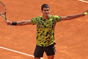 Carlos Alcaraz giành chức vô địch trên sân đất nện ATP Masters 1000 Madrid Open 2022 và 2023. Ảnh: ITN.