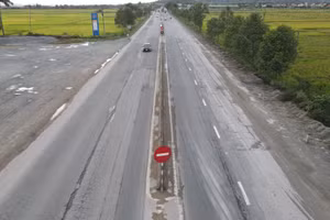 Đoạn tuyến QL1 từ Nam cầu Bến Thủy đến tuyến tránh TP Hà Tĩnh thường xuyên hư hỏng.