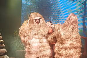 Vở nhạc kịch 'Đứa con của yêu tinh' gửi đến khán giả thông điệp về tình yêu của trái tim rộng mở. Ảnh: Bình Thanh.