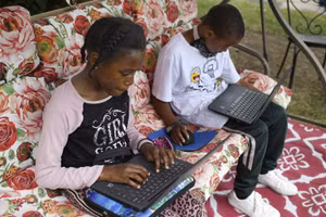 Học sinh nông thôn khó được tiếp cận với giáo dục công nghệ.