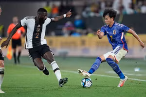 Đội tuyển Đức (bên trái) trong trận thua 1-4 trước Nhật Bản. Ảnh: ITN.