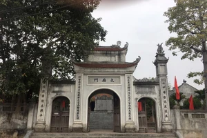 Tam quan Văn miếu Bắc Ninh.