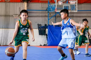 Chơi thể thao là một cách hiệu quả để trẻ tăng chiều cao. Ảnh minh họa