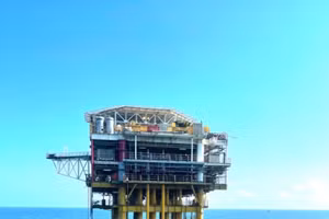 Công nghệ nâng cao hệ số thu hồi dầu giúp gia tăng sản lượng khai thác dầu của các nhà khoa học Việt Nam.