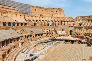 Khách du lịch tham quan Đấu trường La Mã của Rome. Ảnh: Getty Images