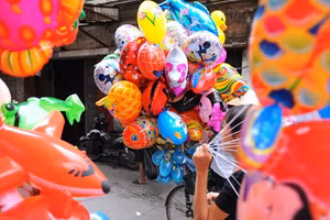 Đến nay, Việt Nam vẫn chưa ban hành lệnh cấm bơm hydro vào bóng bay. (Ảnh minh họa)