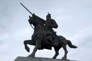 Tượng đài tướng quân Kim Yu Shin.