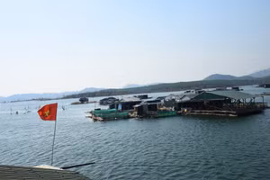 Làng chài Sê San bình yên, thơ mộng.