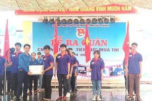 Tỉnh đoàn Hòa Bình: Ra quân chương trình “Tiếp sức mùa thi” năm 2018