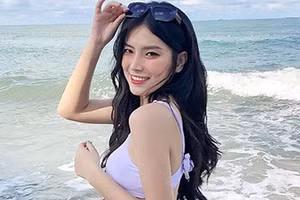 Bạn gái cựu tiền đạo U23 Việt Nam khoe dáng gợi cảm