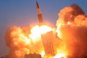 Một vụ phóng tên lửa của Triều Tiên.