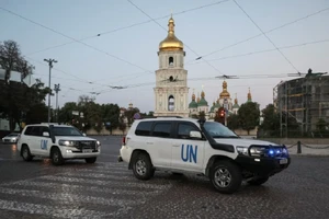 Phái đoàn IAEA đến Nhà máy điện hạt nhân Zaporozhye.