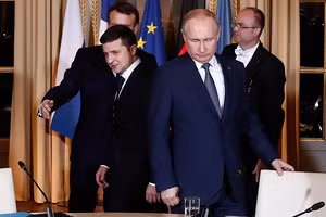 Tổng thống Nga Vladimir Putin và Tổng thống Ukraine Vladimir Zelensky đến Điện Elysee, Paris, Pháp, ngày 9 tháng 12 năm 2019.