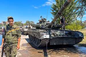 Triển lãm vũ khí thu được của lực lượng Ukraine.