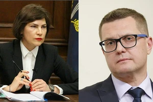 Tổng công tố Irina Venediktova và Giám đốc SBU Ivan Bakanov (phải).