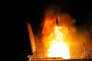 Iran phóng tên lửa có thể mang vệ tinh 