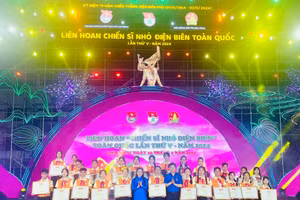 Liên hoan "Chiến sĩ nhỏ Điện Biên" tại tỉnh Điện Biên.