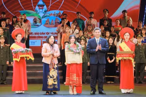 Quách Minh Anh tại lễ Tuyên dương học sinh, sinh viên, thanh niên dân tộc thiểu số xuất sắc, tiêu biểu lần thứ X năm 2023.