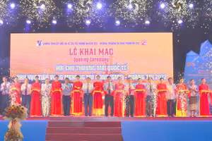 Hội chợ GMS khai mạc tại thị trấn Cửa Việt, điểm đầu của tuyến Hành lang Kinh tế Đông – Tây (EWEC).