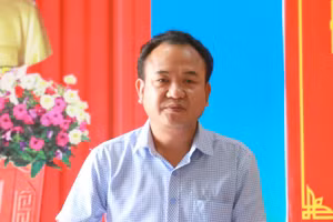 Ông Hồ Quốc Hương - Phó trưởng Ban Dân tộc HĐND tỉnh bị HĐND tỉnh Quảng Trị bãi nhiệm mọi chức vụ.