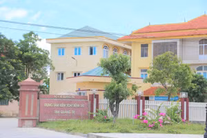 Hai cán bộ của CDC Quảng Trị đang bị tạm giữ để điều tra.