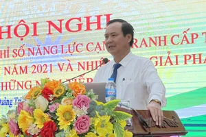 Ông Võ Văn Hưng - Chủ tịch UBND tỉnh Quảng Trị đề nghị các đơn vị, địa phương cần xây dựng kế hoạch cải thiện và nâng cao chỉ số năng lực cạnh tranh.