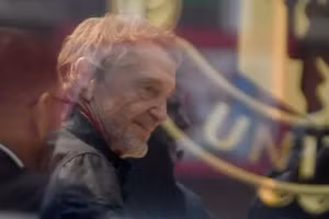 Man Utd hết thời ‘ném tiền qua cửa sổ’ 