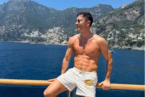 Các 'nam thần' bóng đá sở hữu thân hình 6 múi đẹp như tạc