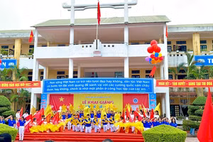 Trường THCS Lê Văn Thiêm khai giảng năm học mới.