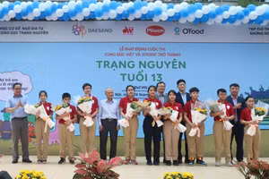 Quang cảnh lễ phát động.