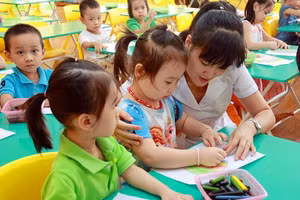 Phổ cập giáo dục mầm non cho trẻ 5 tuổi đã đạt nhiều kết quả tích cực. Ảnh: Internet.