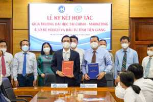 Đại diện hai bên ký kết hợp tác