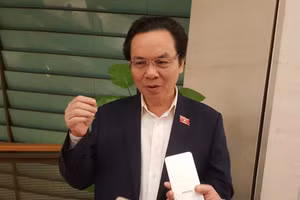 Phó Hiệu trưởng trường Đại học Kinh tế Quốc dân PGS TS Hoàng Văn Cường.