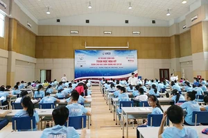 Học sinh tham gia kỳ thi AMC 2019.