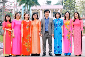 Những gương mặt giáo viên tổ Ngữ Văn - Trường Hữu Nghị 80.