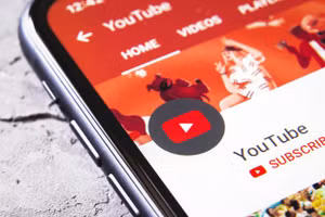 Trong 8 tháng đầu năm, các cá nhân nhận được khoảng 5.000 tỷ đồng từ hoạt động thương mại điện tử. Ảnh: Getty.