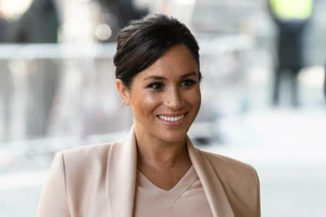 Học cách mix đồ công sở hoàn hảo như Công nương Meghan Markle