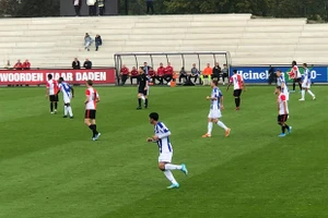 Đoàn Văn Hậu đá chính trong trận đấu của đội trẻ SC Heerenveen. (Nguồn: FB Nguyễn Đắc Văn).