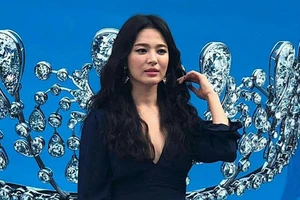 Song Hye Kyo bị chỉ trích dữ dội