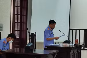 Viện kiểm sát nêu quan điểm tại phiên tòa.