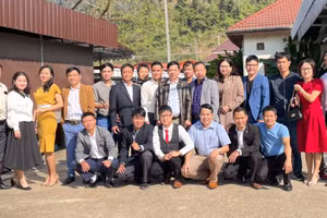 Đoàn giảng viên, giáo viên đi giảng dạy tiếng Việt tại nước Cộng hoà dân chủ nhân dân Lào nhiệm kỳ 2021-2023. Ảnh: Ngọc Sơn