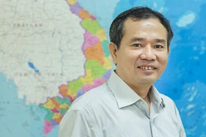 Giáo sư Phạm Hồng Tung