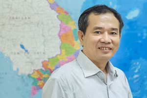 Giáo sư Phạm Hồng Tung