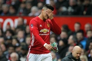 MU chuẩn bị chia tay Marcos Rojo, chiêu mộ hậu vệ 21 tuổi