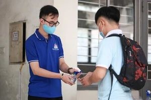 Nhiều trường đại học hỗ trợ sinh viên vùng dịch ở lại ký túc xá ăn Tết