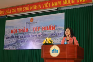 Thứ trưởng Ngô Thị Minh phát biểu tại hội nghị tập huấn