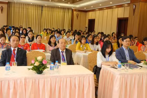 Các đại biểu tham dự chương trình.