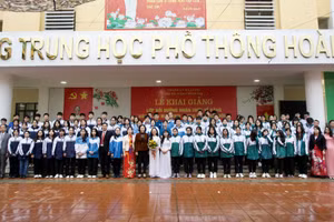 Lớp bồi dưỡng nhận thức về Đảng cho học sinh THTP năm 2023 gồm 95 học viên.